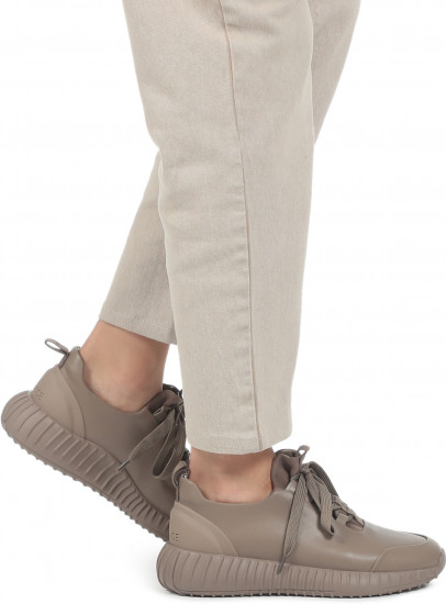 Кроссовки женские