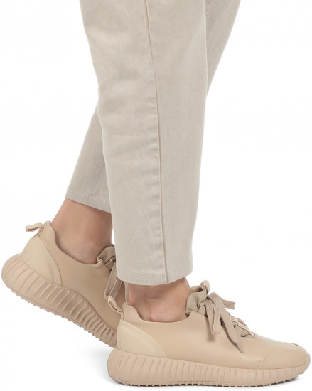 Кроссовки женские