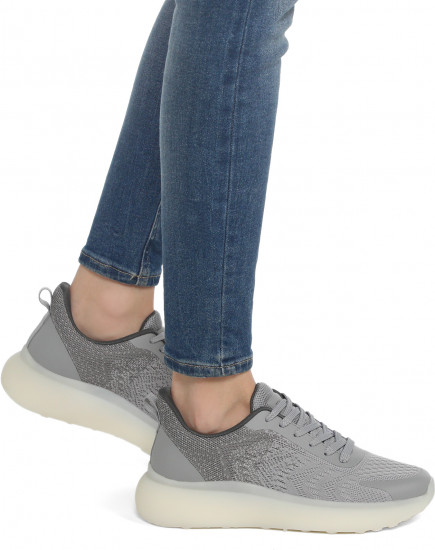 Кроссовки женские