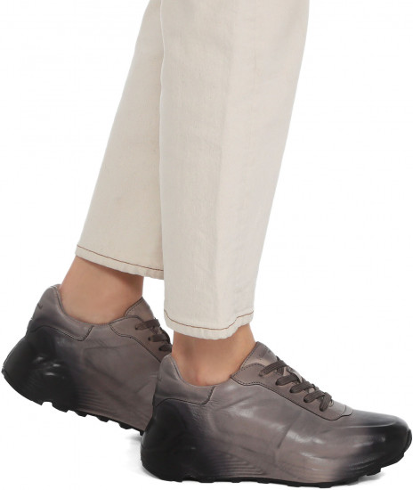 Кроссовки женские