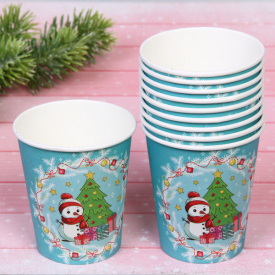 Набор стаканов бумажных «Снеговичок с подарками»