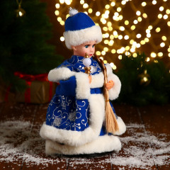 Фигурка «Снегурочка в синей шубке с сердечком» - Фото 1