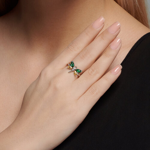 Кольцо из серебра с фианитами