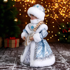 Фигурка «В голубой шубке с цветами» - Фото 1