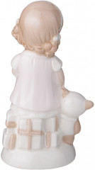 Фигурка «Девочка с мишкой» - Фото 1