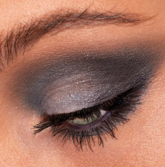 Палетка теней «Natural eyeshadow», оттенок True blue - Фото 3