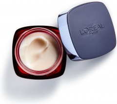 Дневной антивозрастной крем «Revitalift Laser x3» против морщин для лица - Фото 3