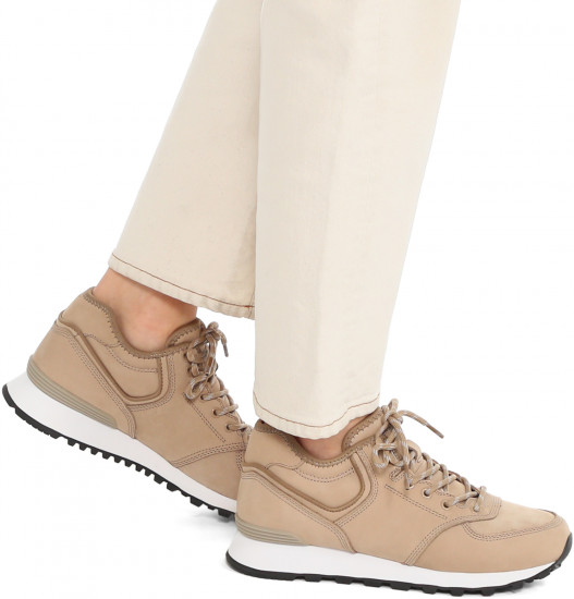 Кроссовки женские