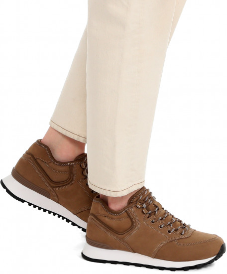 Кроссовки женские