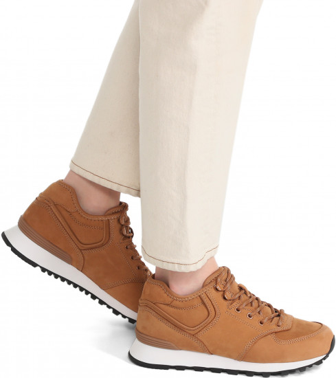 Кроссовки женские