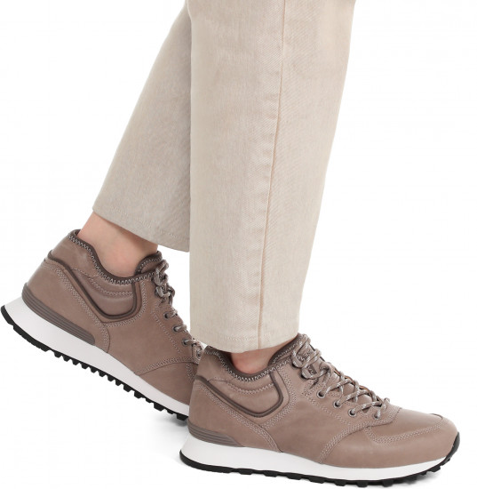 Кроссовки женские