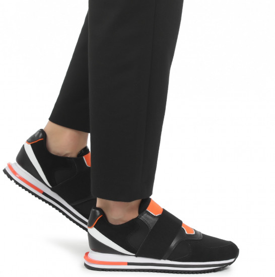 Кроссовки женские