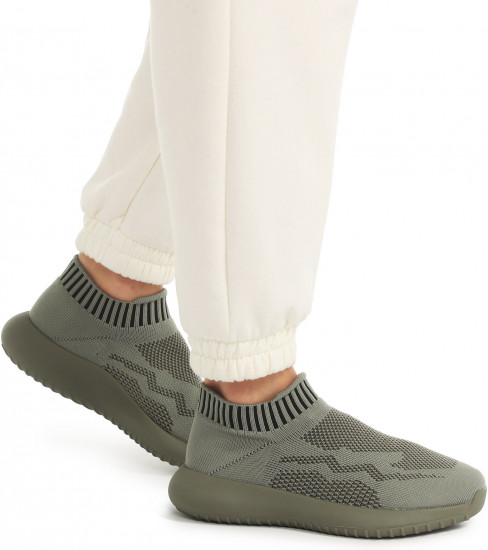 Кроссовки женские