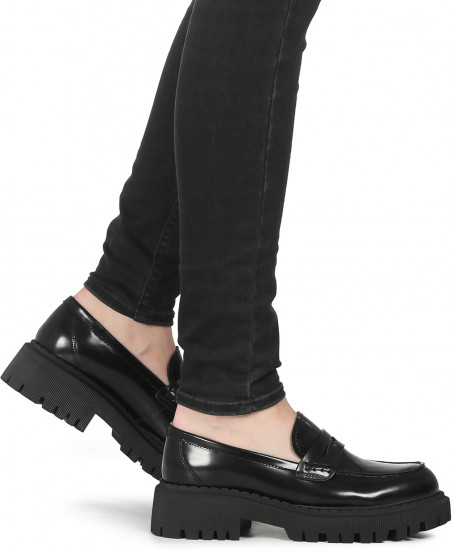 Лоферы женские