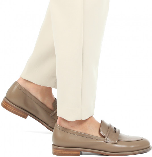 Лоферы женские