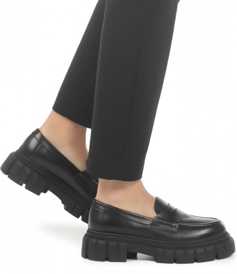 Лоферы женские