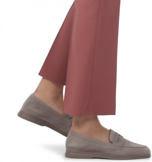 Лоферы женские