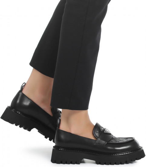 Лоферы женские