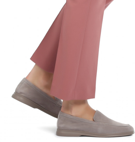 Лоферы женские