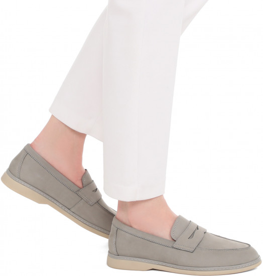 Лоферы женские