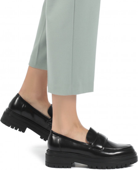 Лоферы женские