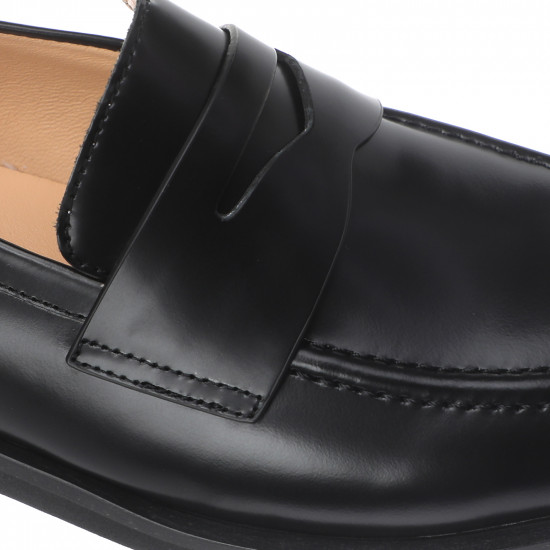 Лоферы женские