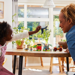 Конструктор Jurassic World 76963 Центр спасения детенышей динозавров. Baby Dinosaur Rescue Center - Фото 4