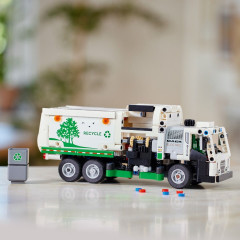 Конструктор Technic 42167 Электрический мусоровоз Mack LR. Mack LR Electric Garbage Truck - Фото 4