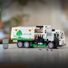 Конструктор Technic 42167 Электрический мусоровоз Mack LR. Mack LR Electric Garbage Truck - Фото 9
