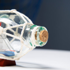 Корабль сувенирный в бутылке - Фото 3