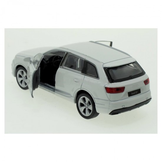 Коллекционная модель Audi Q7, 1:34-39