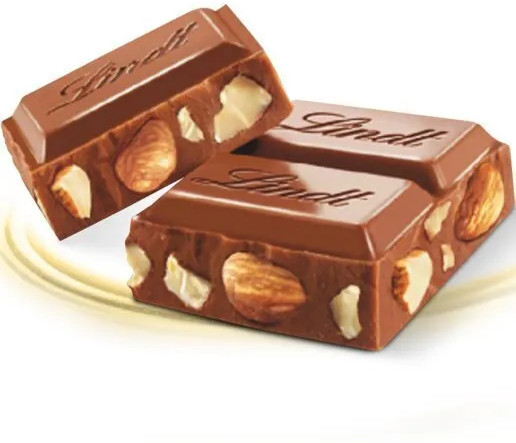 Шоколад молочный с цельным миндалем
