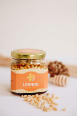 Мёд натуральный с добавлением кедровых орехов - Фото 1