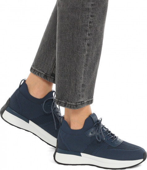 Кроссовки женские