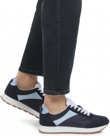 Кроссовки женские