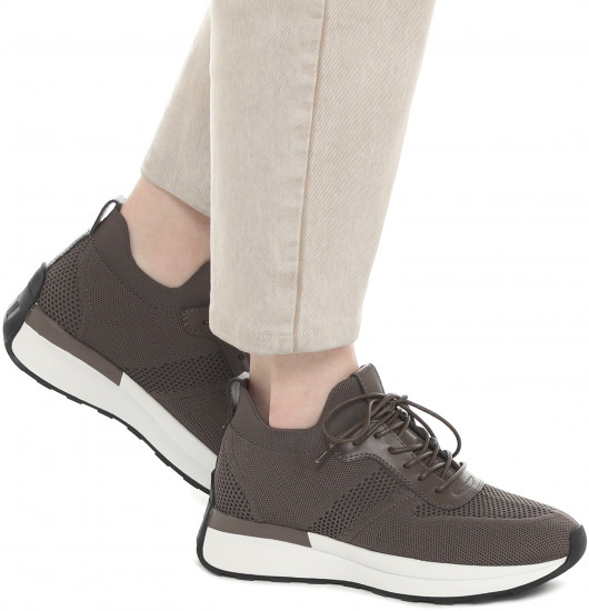 Кроссовки женские