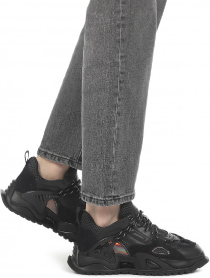 Кроссовки женские