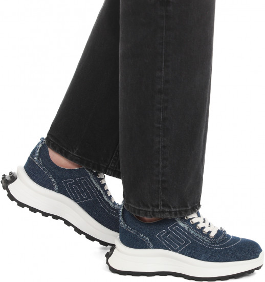 Кроссовки женские