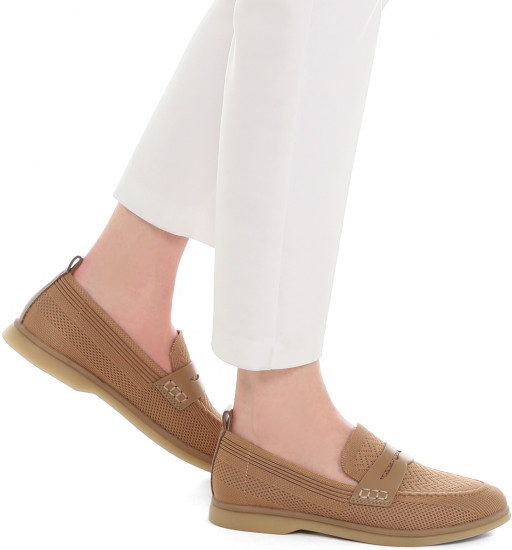 Лоферы женские