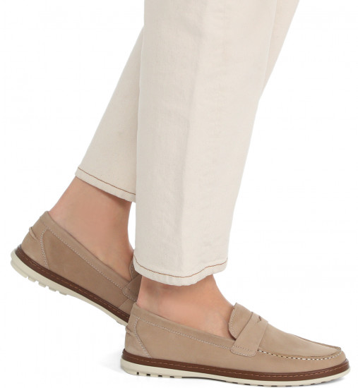 Лоферы женские