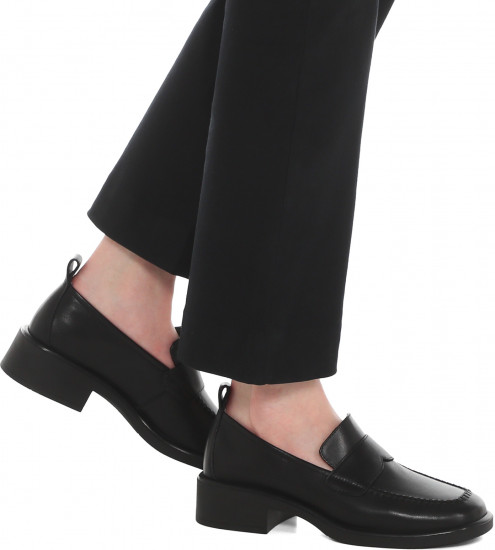 Лоферы женские