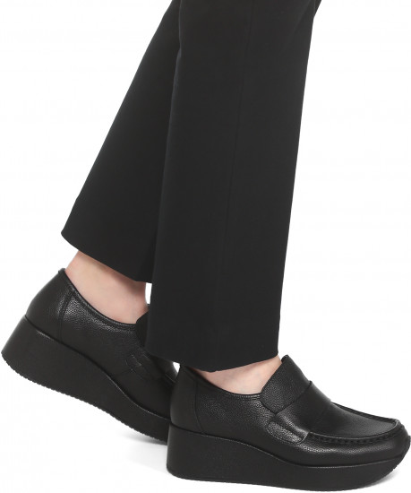 Лоферы женские