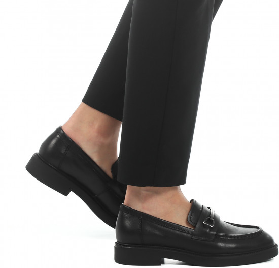 Лоферы женские