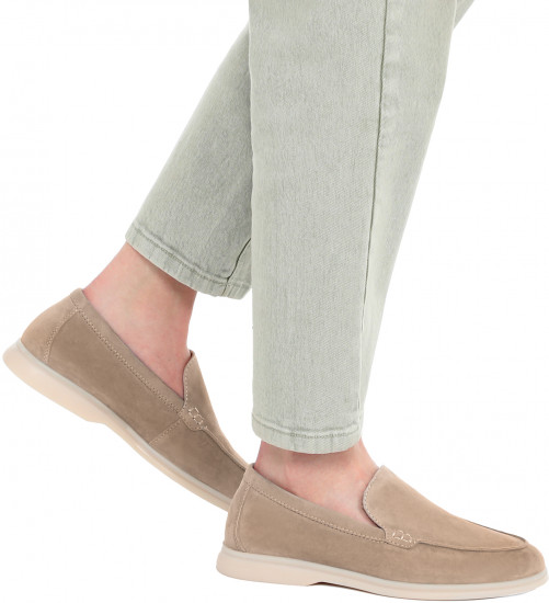 Лоферы женские