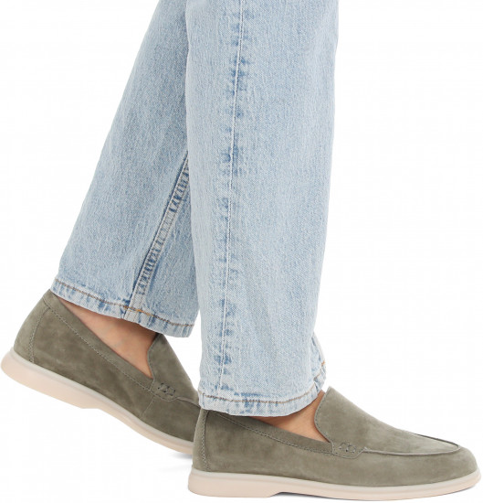 Лоферы женские