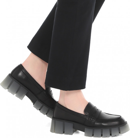 Лоферы женские