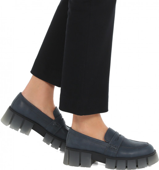 Лоферы женские