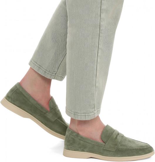 Лоферы женские