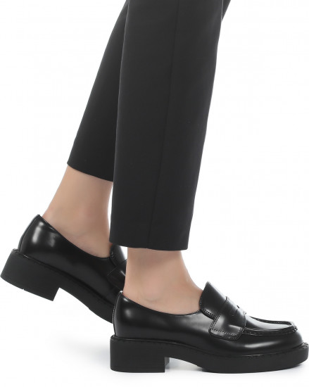 Лоферы женские