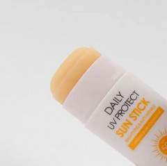 Стик для лица солнцезащитный с кокосовым маслом SPF50+ FarmStay Daily UV Protect Sun Stick - Фото 4